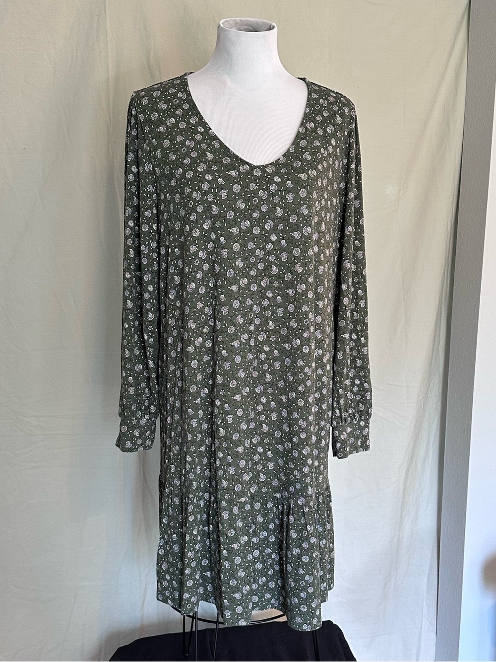 LOFT Olive Green Floral V-Neck Long Sleeve Mini Dress XL Ruffle tier swing soft